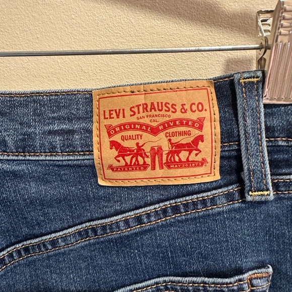Levi’s Ribcage Jeans - Picture 4 of 6